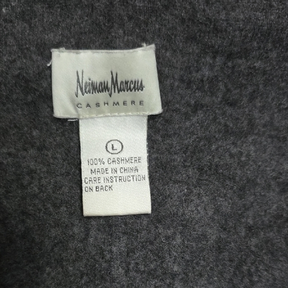 Neiman Marcus Gray Knit Pants & Jacket Set - Picture 4 of 9